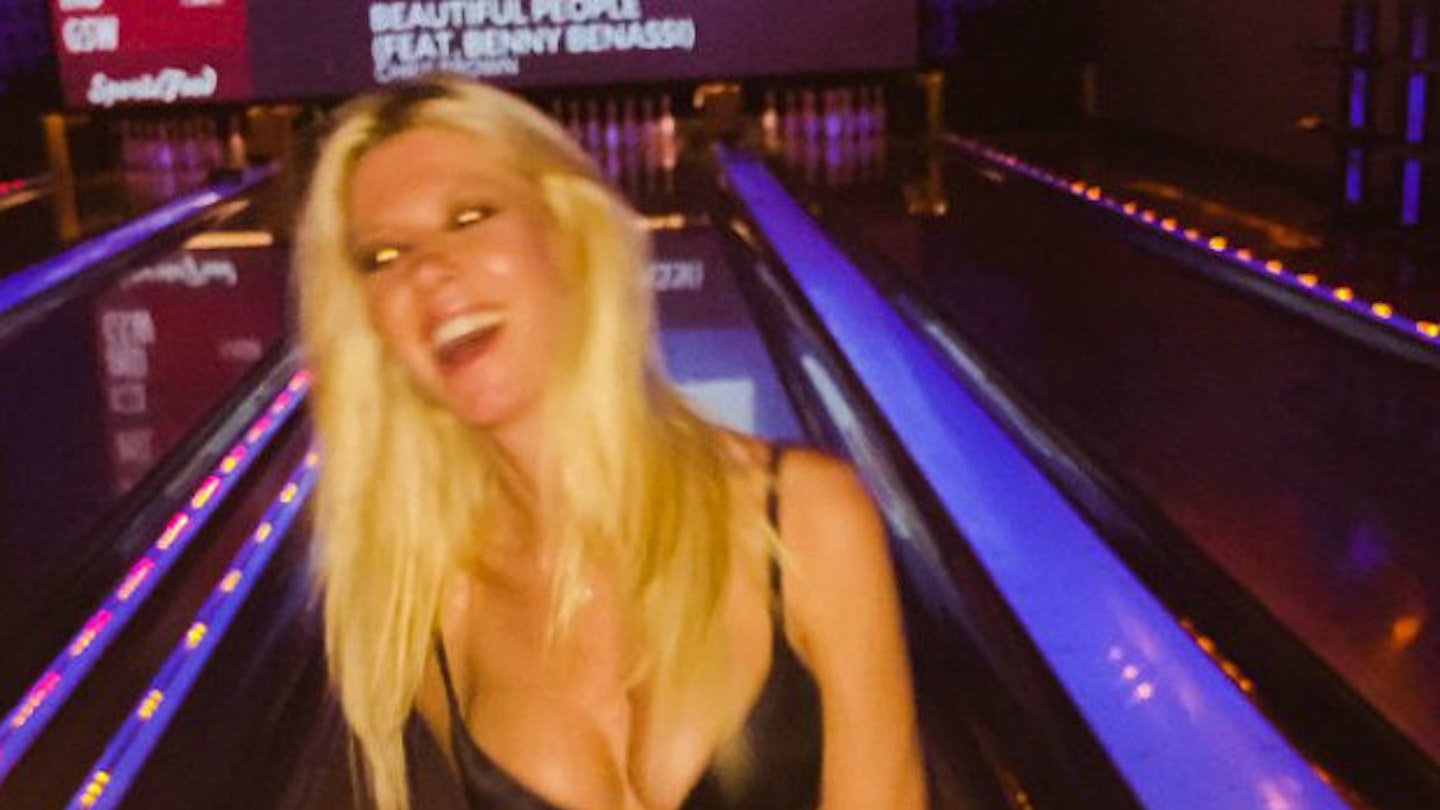 Onlayn it uslubidagi qaynonaning yashirin kamera pornosi Xojayin bekasi T